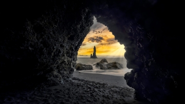 Iceland-Zsolt-Reynisdrangar-2