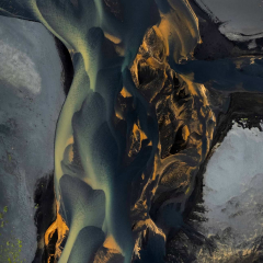KrisziPhonewall01