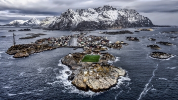 Norway-Zsolt-Henningsvaer-Stadium