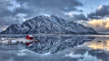 Norway-Zsolt-Mountain-Mirror-Red-House